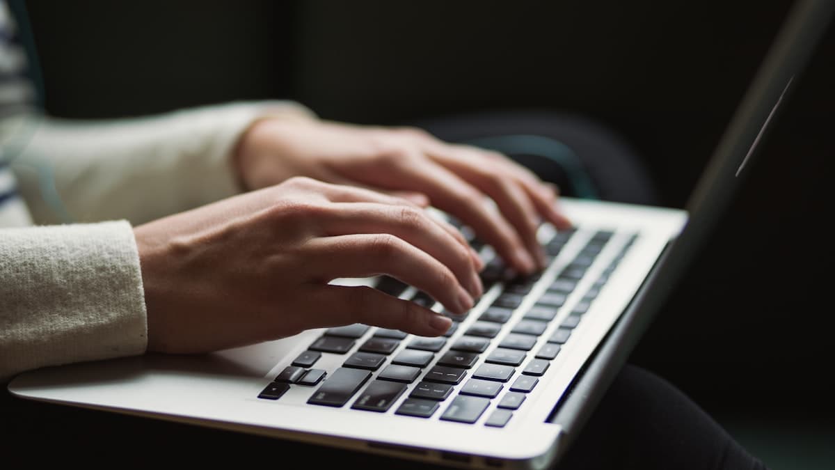 How to Write a Sales Page With AI That Actually Converts