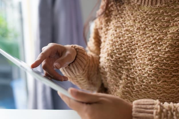 Kadın online formda veri giriyor