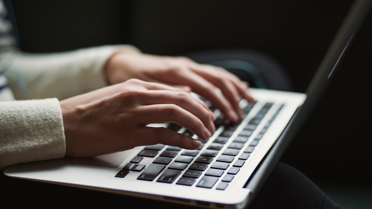 How to Write a Sales Page With AI That Actually Converts