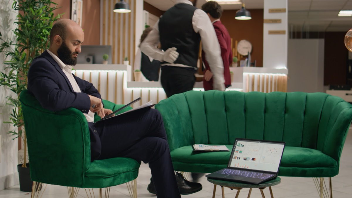 How to Summarize Meetings With AI: 3 Free Methods